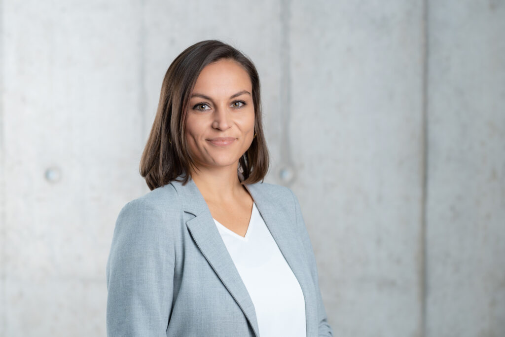 Foto der HSO Wirtschafts- und Informatikschule Mitarbeiterin Martina vom Studienmanagment