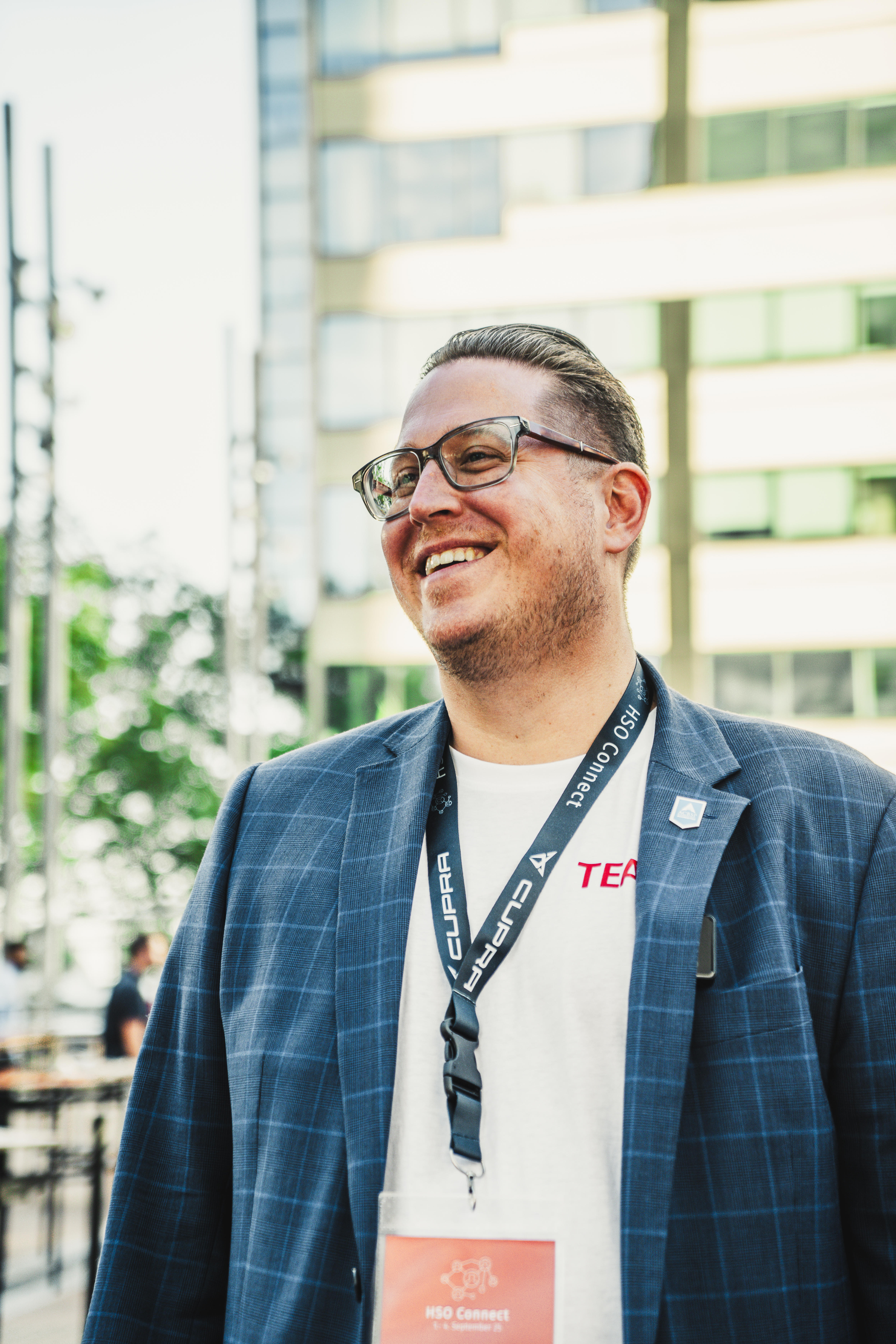 Studierende im Gespräch beim Networking